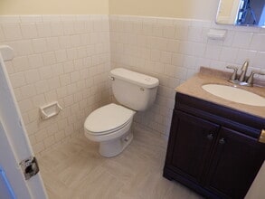 102 Charles Place in Indian Head, MD - Foto de edificio - Building Photo