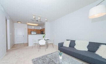 100 S Alameda St in Los Angeles, CA - Building Photo - Building Photo