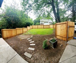 745 SW Maplecrest Dr in Portland, OR - Building Photo - Building Photo