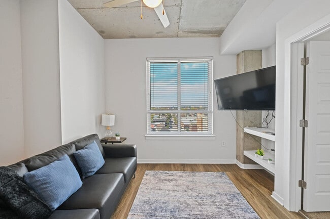 28 Woolfe St in Charleston, SC - Building Photo - Building Photo