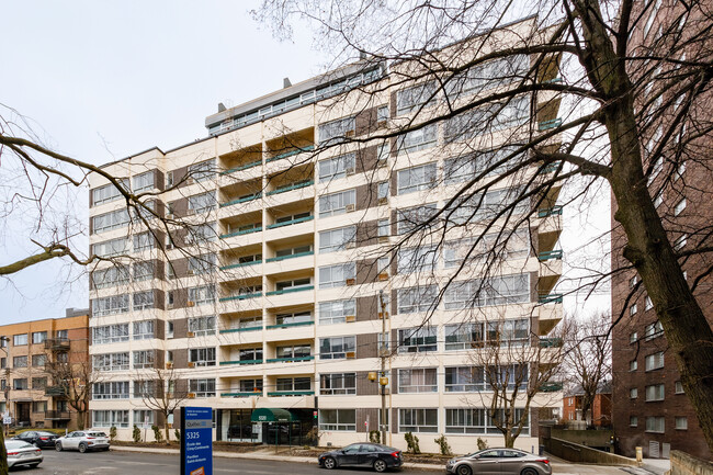 Le Matignon in Montréal, QC - Building Photo - Building Photo