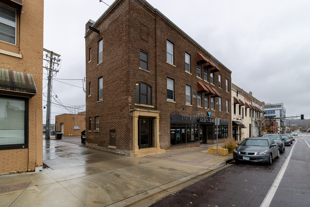 111 E Cherry St, Unit 111 in Mankato, MN - Building Photo