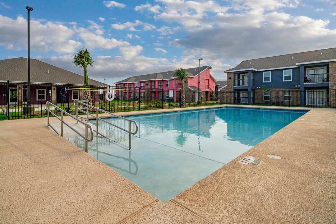 Hacienda San Miguel in Donna, TX - Building Photo