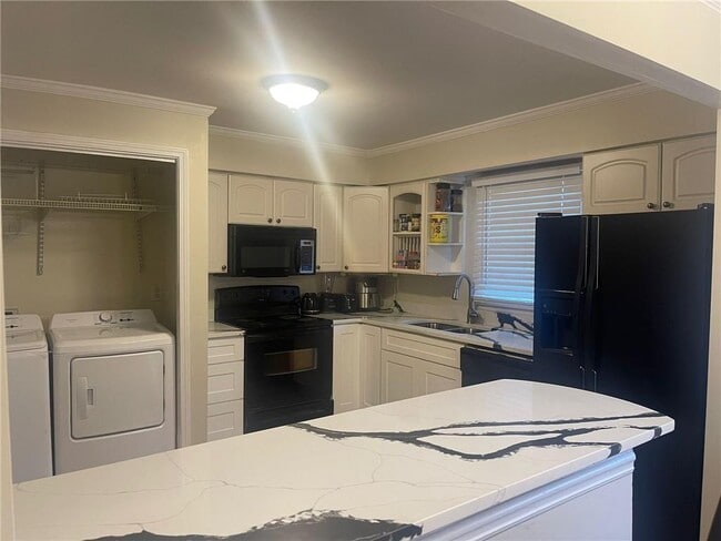 6520 Roswell Rd in Sandy Springs, GA - Building Photo - Building Photo