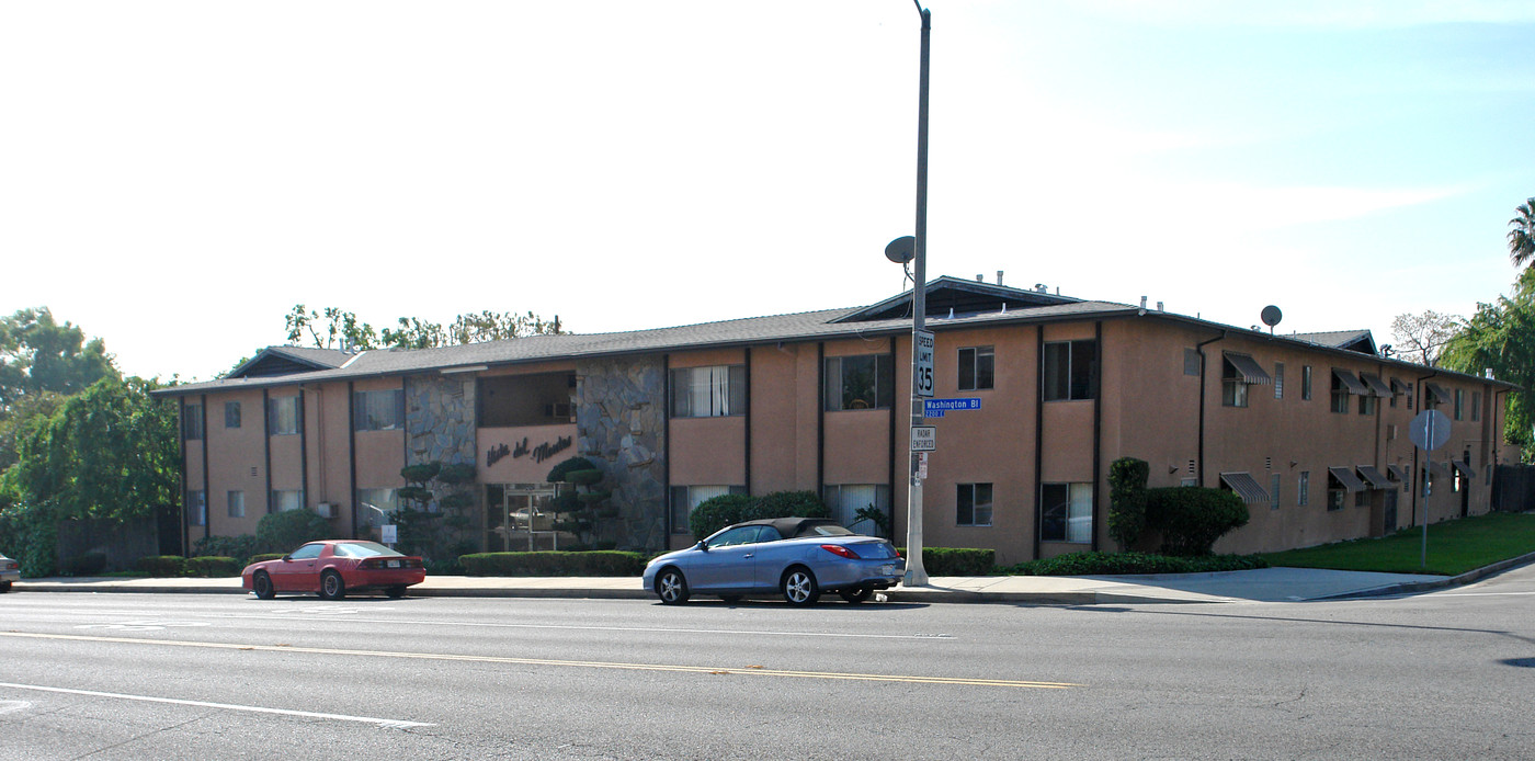 Vista Del Montes in Pasadena, CA - Building Photo