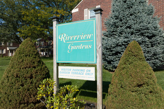 Riverview Gardens in North Arlington, NJ - Building Photo - Building Photo