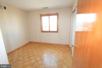4812 Ravens Crest Dr in Plainsboro, NJ - Building Photo - Building Photo