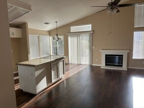 1521 Annie Ct in Tracy, CA - Building Photo - Building Photo