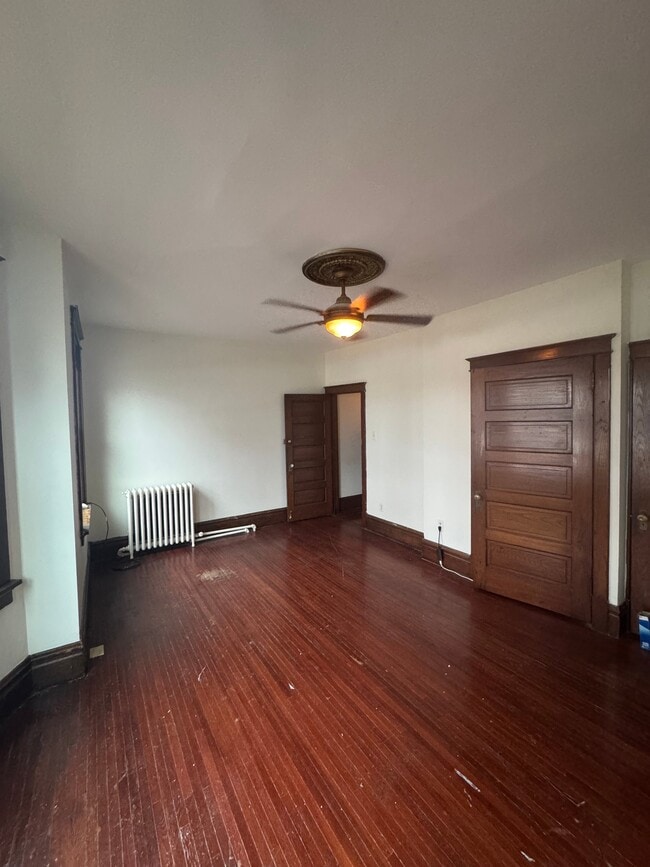 property at 1121 N Front St