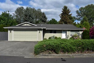 5924 114th Pl SE in Bellevue, WA - Building Photo