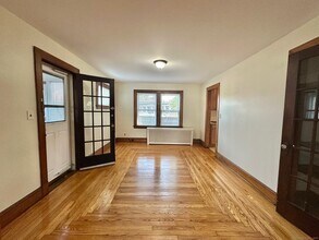 93 Kimberly Ave in East Haven, CT - Building Photo - Building Photo