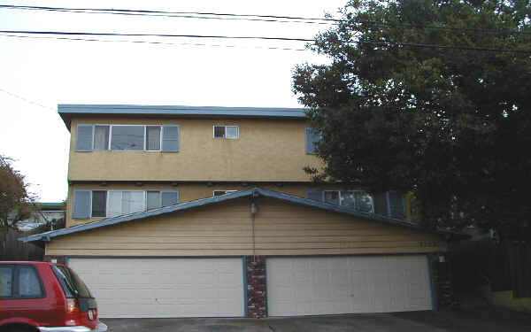 3532 Laguna Ave in Oakland, CA - Building Photo - Building Photo