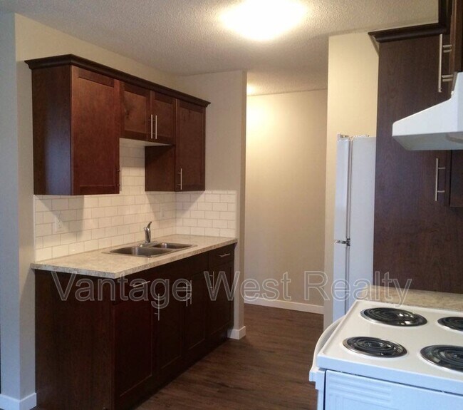 235-235 Husch Rd in Kelowna, BC - Building Photo - Building Photo