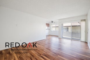 10714 Western Ave, Unit 6 in Downey, CA - Building Photo