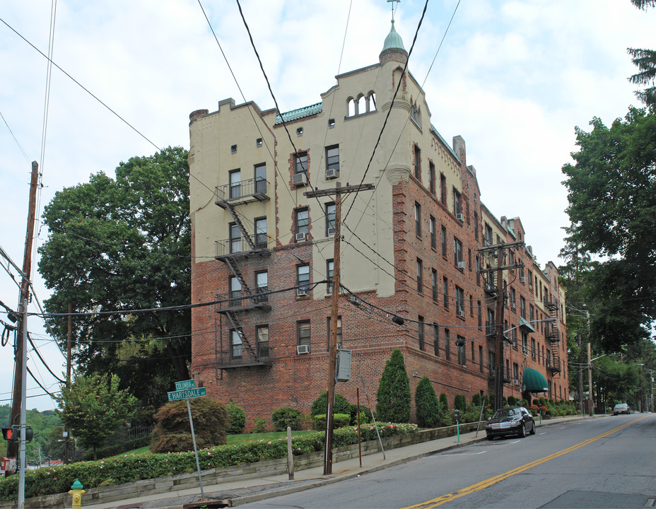 Hartsdale Towers in Hartsdale, NY - Building Photo