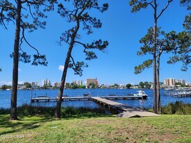 6901 N Lagoon Dr in Panama City Beach, FL - Building Photo
