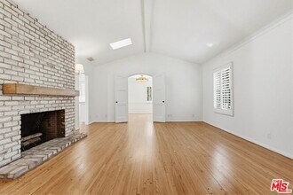 12005 Hesby St in Los Angeles, CA - Building Photo - Building Photo