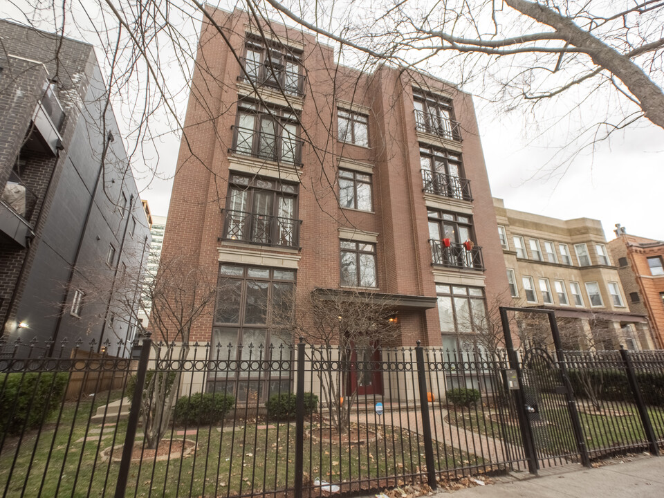 4862 N Kenmore Ave in Chicago, IL - Building Photo