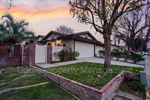 25642 Palma Alta Dr in Santa Clarita, CA - Building Photo