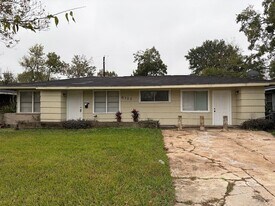 6122 Glenhurst Dr in Houston, TX - Building Photo