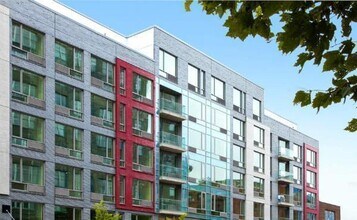 53 Broadway in Brooklyn, NY - Building Photo - Building Photo