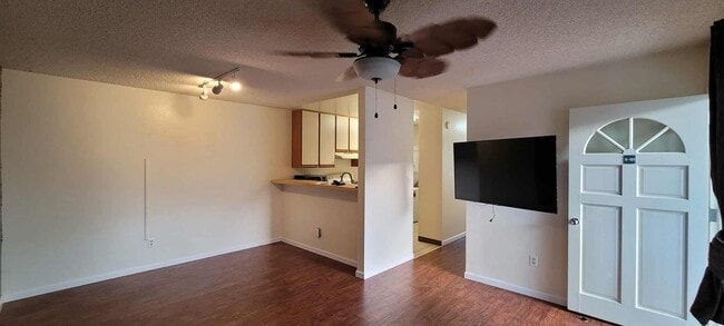property at 4955 Hanawai St