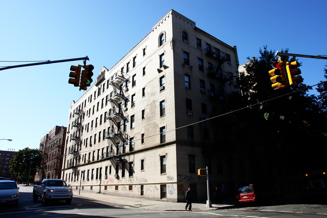 132-70 Sanford Avenue in Flushing, NY - Building Photo - Building Photo