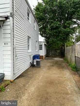 833 S Harrison St in Arlington, VA - Building Photo - Building Photo