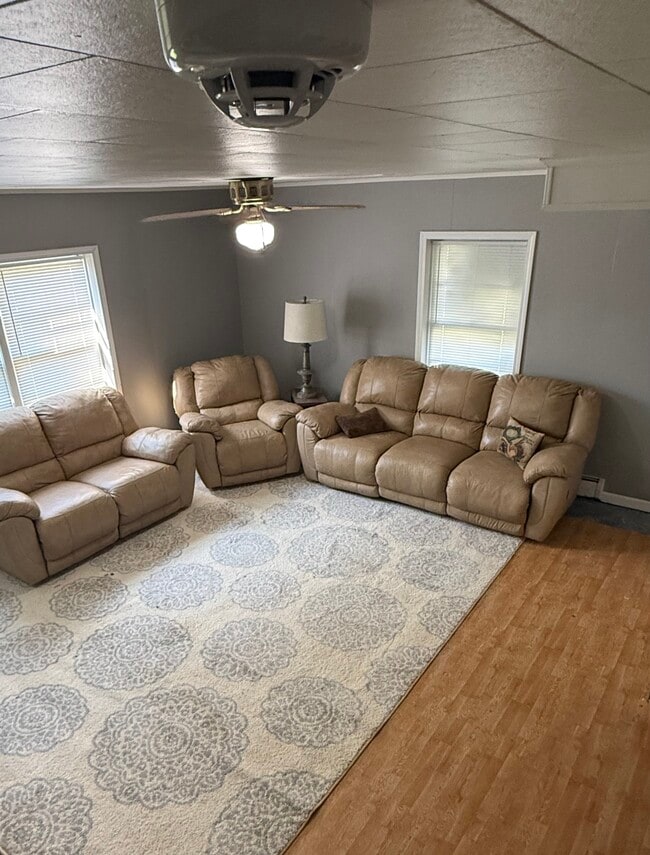103 Woodhill Dr, Unit Downstairs apartment
