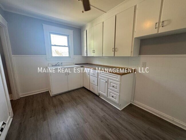 1 Bellevue St in Winslow, ME - Building Photo - Building Photo