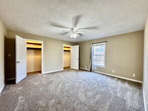 302 Bluebird Ct in Lebanon, MO - Building Photo - Building Photo