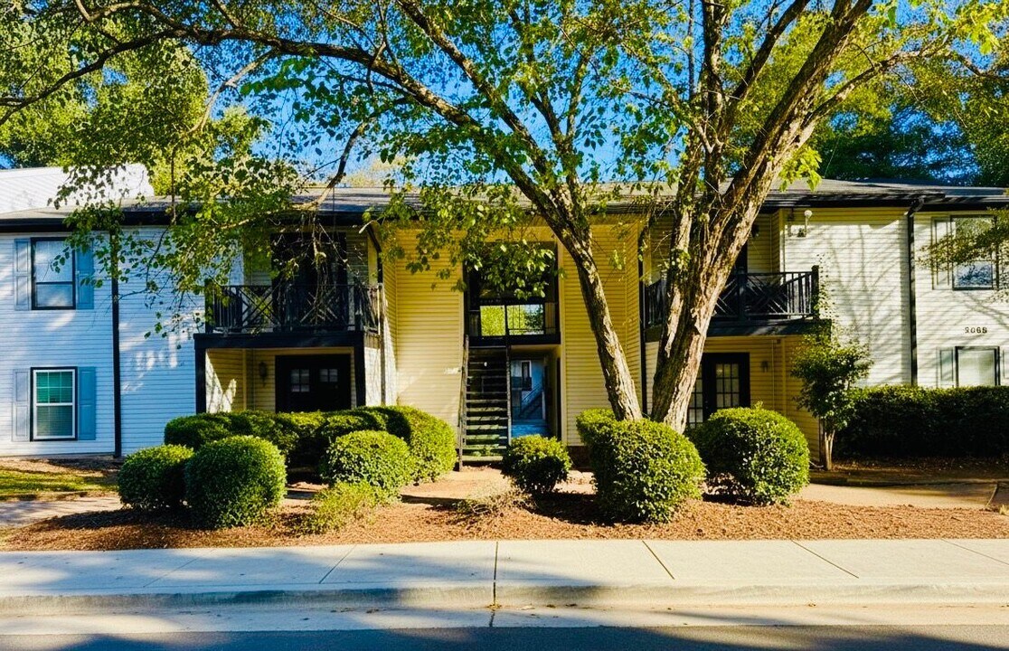 3595 Woodbriar Cir in Tucker, GA - Building Photo