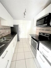 18240 NW 41st Pl in Miami Gardens, FL - Building Photo - Building Photo