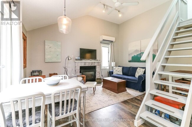 property at 442 Oxbow Crescent