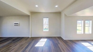 160 S Fredericksburg St in San Marcos, TX - Building Photo - Building Photo