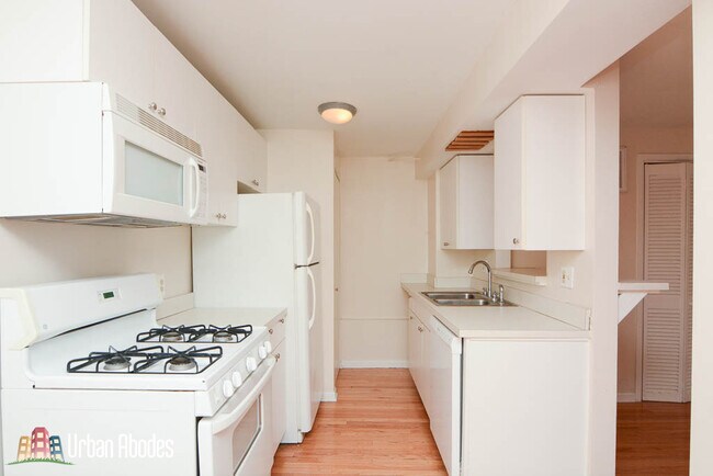 3729 N Clifton Ave in Chicago, IL - Building Photo - Building Photo