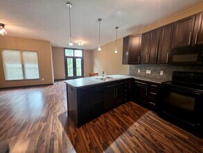 117 N Howard St in Akron, OH - Building Photo - Building Photo