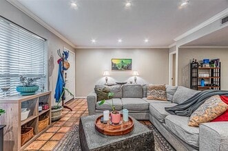 5916 Birchbrook Dr in Dallas, TX - Building Photo - Building Photo
