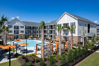 Riverchase Vista Apartments in Savannah, GA - Foto de edificio - Building Photo