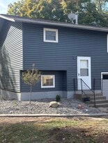 302 W State St in Mount Pleasant, IA - Building Photo