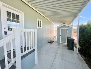 34 Elm Via in Anaheim, CA - Building Photo - Building Photo