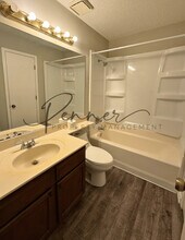 717 SW Liggett Rd in Blue Springs, MO - Building Photo - Building Photo