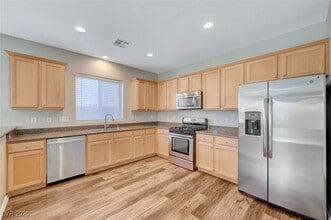 183 Rolling Fields Ct in Henderson, NV - Building Photo - Building Photo