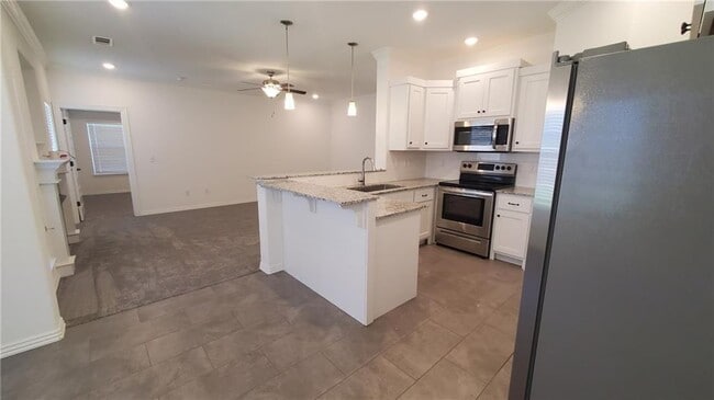 702 Obsidian Ct in Lowell, AR - Building Photo - Building Photo