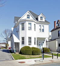 35 Beekman Ave in Tarrytown, NY - Building Photo - Building Photo