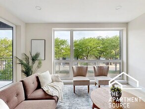 3045 W Irving Park Rd in Chicago, IL - Building Photo - Building Photo