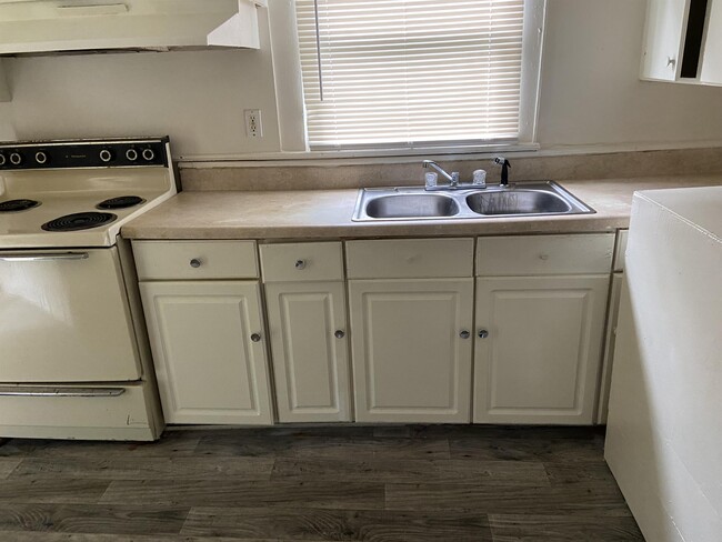 property at 607 N Troup St