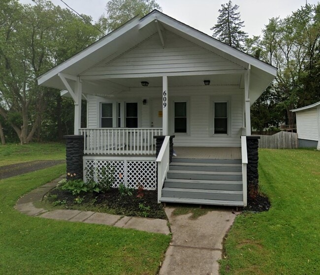 property at 609 S Main St