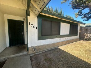 1701 Ortega Dr in Modesto, CA - Building Photo - Building Photo