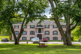 Cardinal Hill Gardens in Louisville, KY - Building Photo - Building Photo